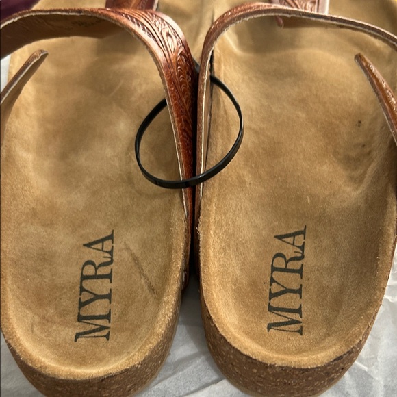 Myra Bag Hand Tooled Leather Thong Sandals - Brown/Tan - Size 10 - Picture 9 of 11